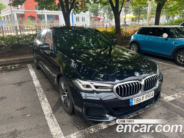 BMW 5 Series G30 520i M Sport - фото 1