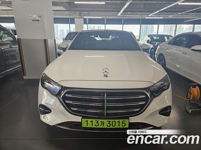 Mercedes-Benz E-Class W214 E300 4MATIC Exclusive - фото 0