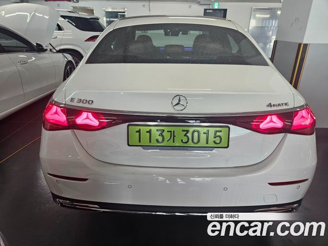 Mercedes-Benz E-Class W214 E300 4MATIC Exclusive - фото 1