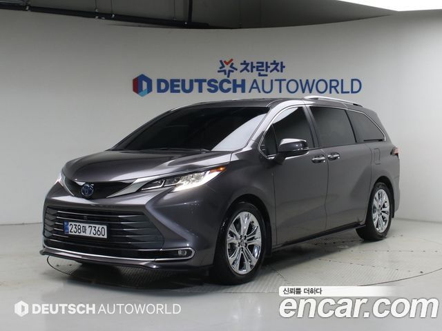 Toyota Sienna 4-го поколения 2.5 Hybrid 2WD - фото 0