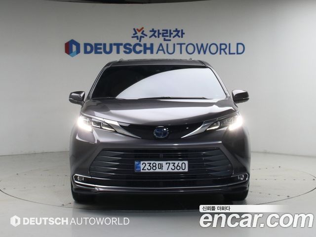 Toyota Sienna 4-го поколения 2.5 Hybrid 2WD - фото 2