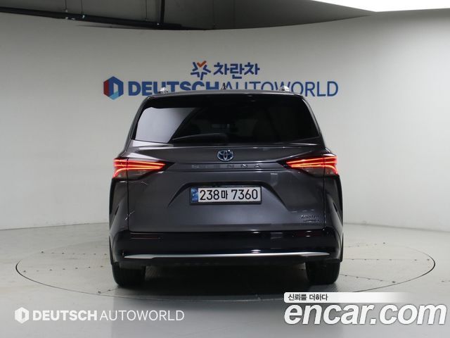 Toyota Sienna 4-го поколения 2.5 Hybrid 2WD - фото 3
