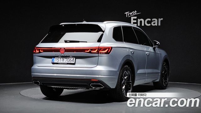 Volkswagen Touareg 3-го поколения 3.0 TDI Prestige - фото 1