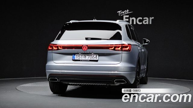 Volkswagen Touareg 3-го поколения 3.0 TDI Prestige - фото 3