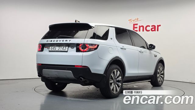Land Rover Discovery Sport 2.0 TD4 HSE Luxury - фото 1