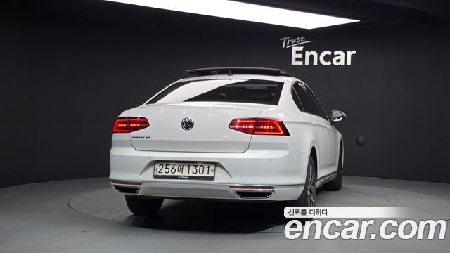 Volkswagen Passat B8 2.0 TDI Premium - фото 3