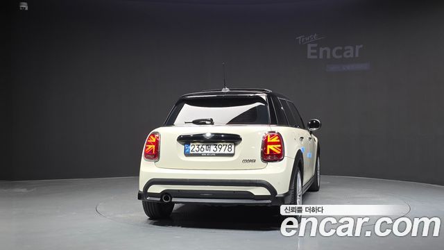 Mini Cooper 5-Door Classic Plus 3rd - фото 3