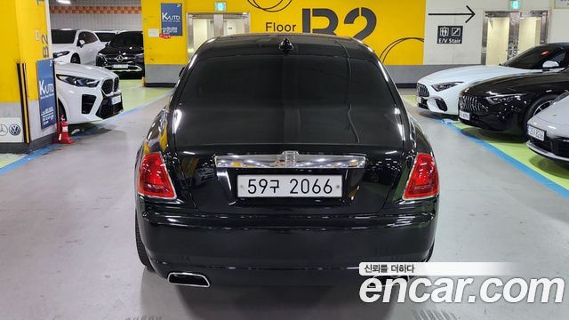 Rolls-Royce Ghost 6.6 EWB V12 - фото 3