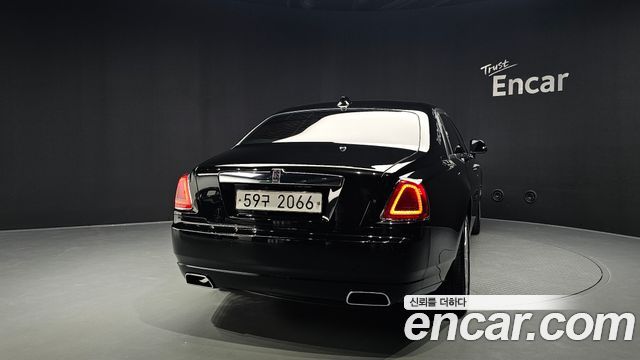Rolls-Royce Ghost 6.6 EWB V12 - фото 3