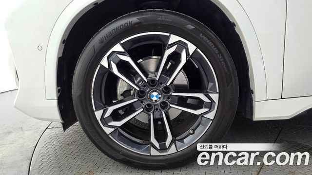 BMW X1 U11 xDrive 20i M Sport - фото 4
