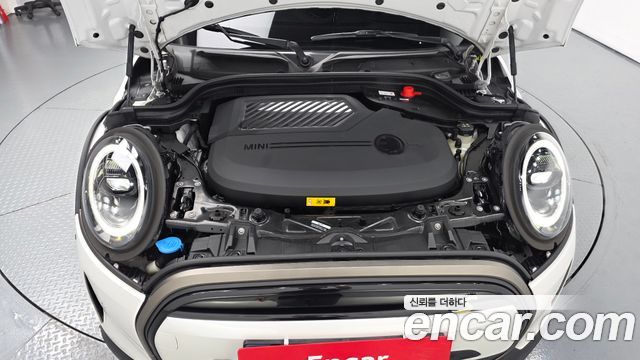 Mini Cooper Electric Resolute Edition 3rd - фото 4
