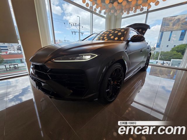 Lamborghini Urus 4.0 V8 SE - фото 1