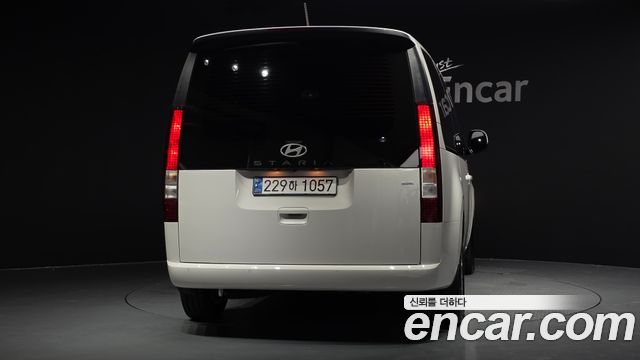 Hyundai Staria 4WD Tourer 9-Seater Modern - фото 3