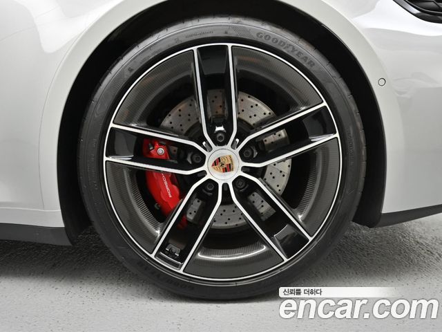 Porsche 911 Carrera GTS - фото 4