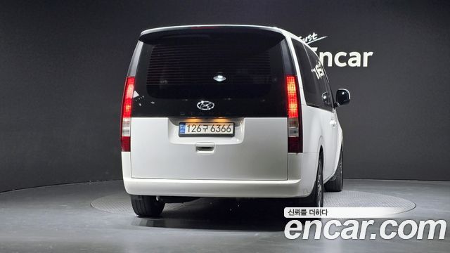 Hyundai Staria Tourer 9-Seater Modern - фото 2