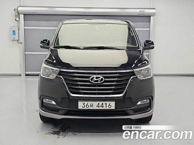 Hyundai Starex New Urban 9-Seater Premium Spicial - фото 1