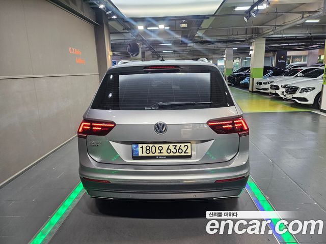 Volkswagen Tiguan Allspace 2.0 TDI Prestige - фото 3