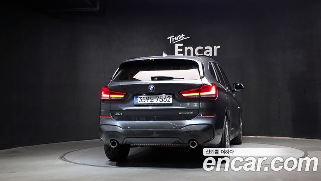 BMW X1 F48 xDrive 20i M Sport - фото 3