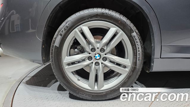 BMW X1 F48 xDrive 20i M Sport - фото 4