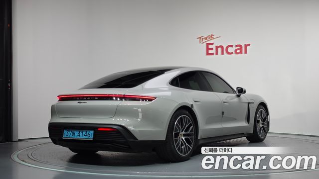 Porsche Taycan Base - фото 1