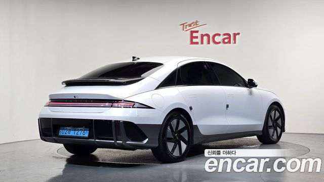 Hyundai Ioniq6 Long Range AWD Prestige - фото 1