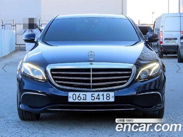 Mercedes-Benz E-Class W213 E220d Exclusive - фото 1