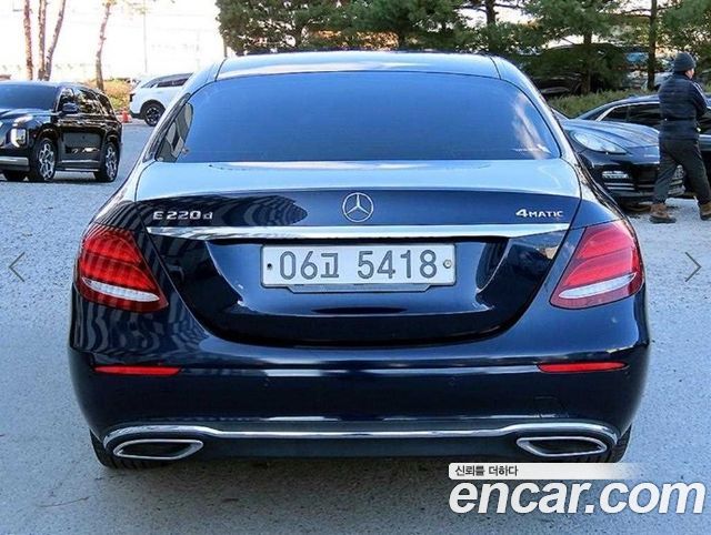 Mercedes-Benz E-Class W213 E220d Exclusive - фото 3