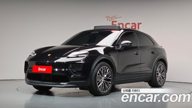 Porsche Macan EV Base 4 - фото 0