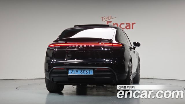 Porsche Macan EV Base 4 - фото 3