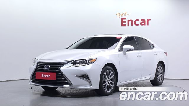Lexus ES 300h Supreme XV60 - фото 0