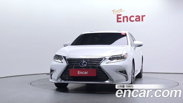 Lexus ES 300h Supreme XV60 - фото 2