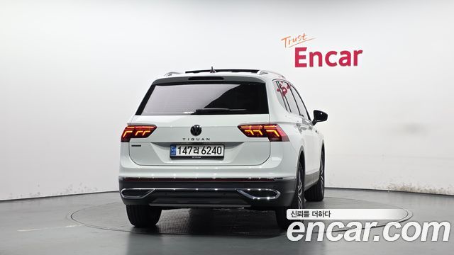 Volkswagen Tiguan Allspace 2.0 TSI Prestige - фото 3