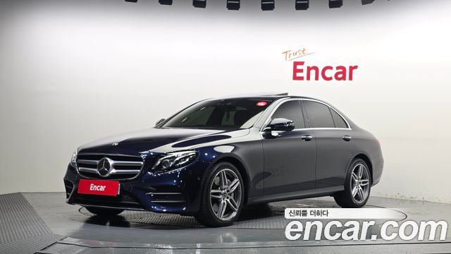 Mercedes-Benz E-Class W213 E300 4MATIC AMG Line - фото 0