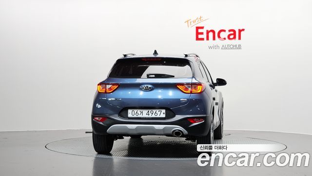Kia Stonic 1.0 Turbo Prestige - фото 2