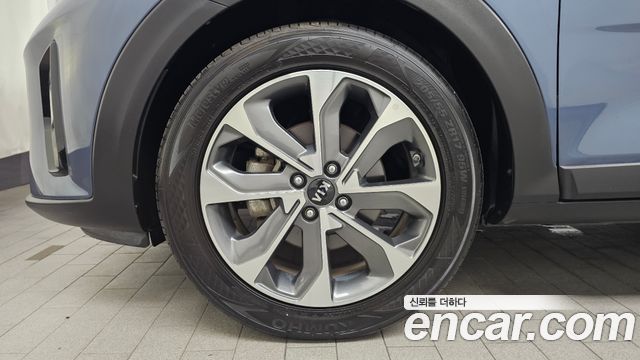 Kia Stonic 1.0 Turbo Prestige - фото 3