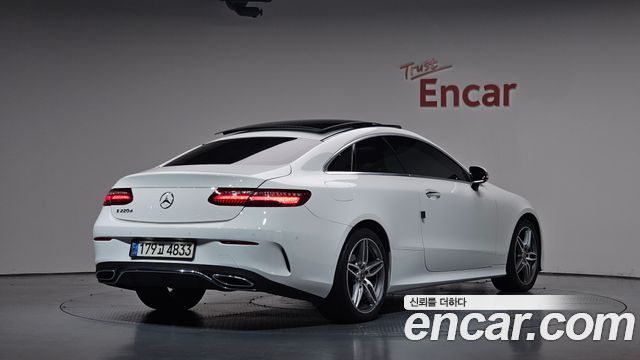 Mercedes-Benz E-Class W213 E220d Coupe - фото 0