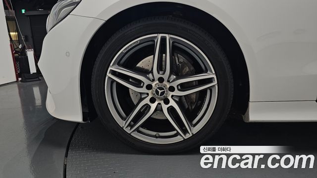 Mercedes-Benz E-Class W213 E220d Coupe - фото 3