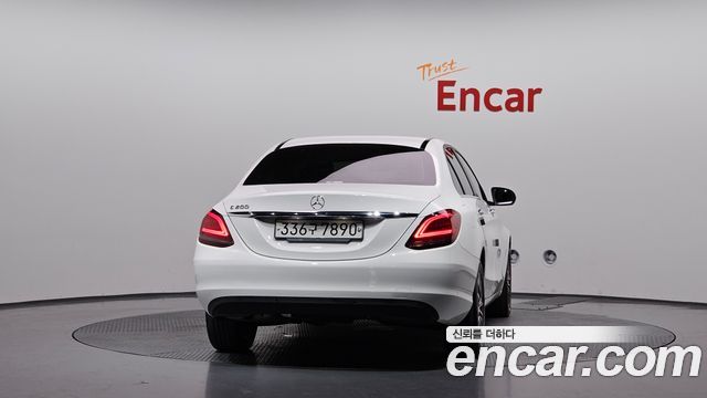 Mercedes-Benz C-Class W205 C200 - фото 3