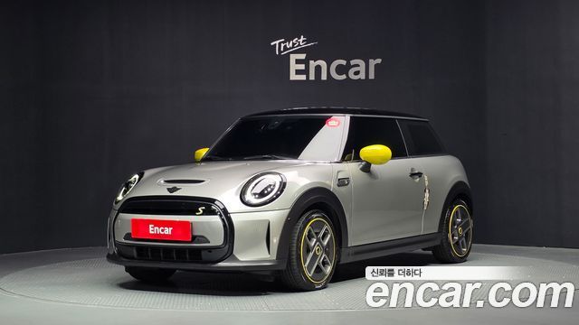 Mini Cooper Electric SE Electric 3rd - фото 0