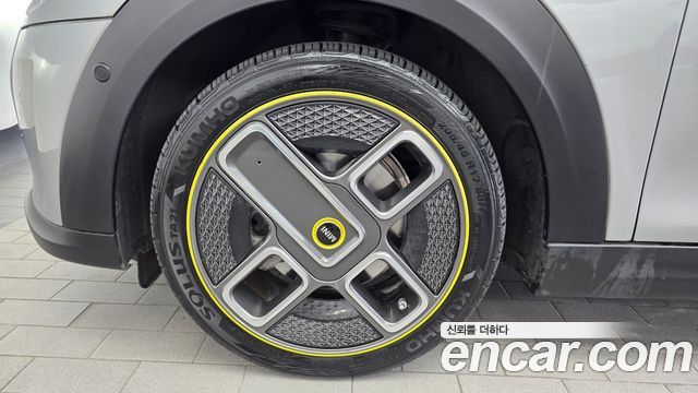 Mini Cooper Electric SE Electric 3rd - фото 4