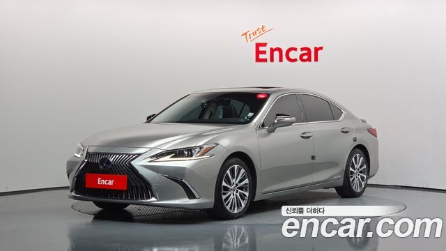 Lexus ES 300h 7-го поколения Luxury - фото 0
