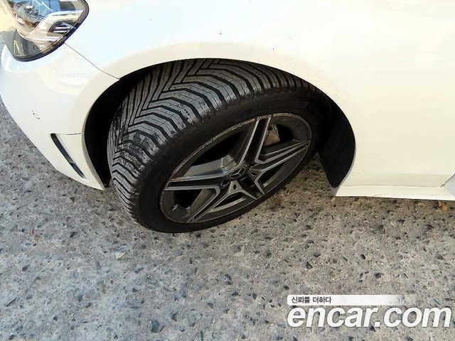 Mercedes-Benz C-Class W205 C220 d 4MATIC AMG Line - фото 4