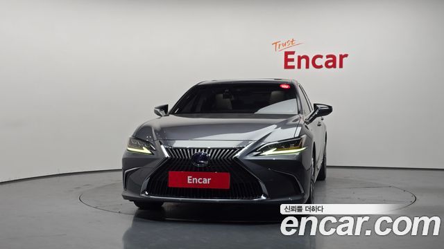 Lexus ES 300h 7-го поколения Executive - фото 2