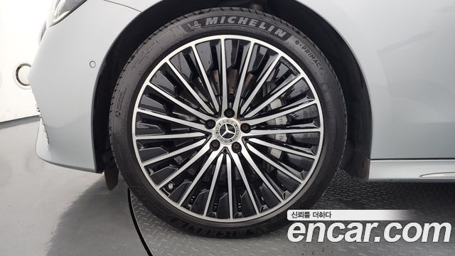 Mercedes-Benz E-Class W214 E450 4MATIC Exclusive - фото 4