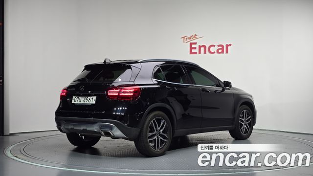 Mercedes-Benz GLA-Class X156 GLA220 - фото 1