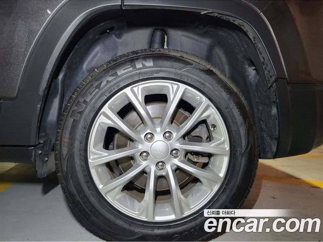 Jeep Cherokee KL 2.4 Longitude High AWD - фото 4