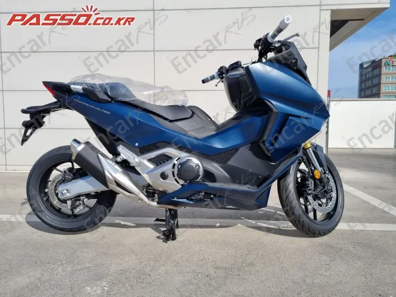 HONDA FORZA 750 - фото 0