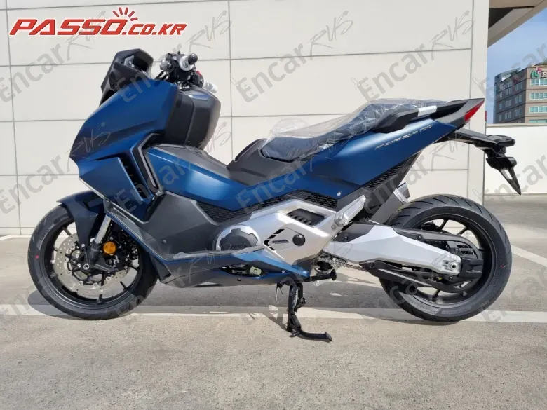 HONDA FORZA 750 - фото 1