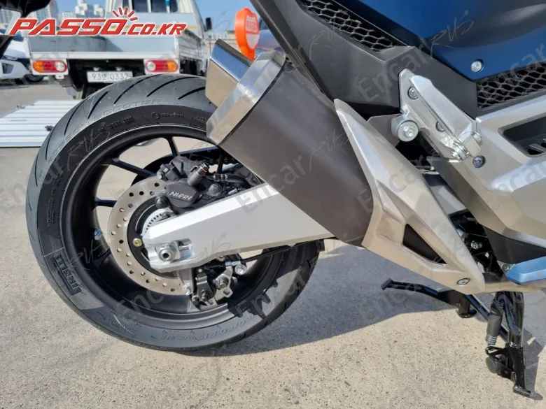 HONDA FORZA 750 - фото 6
