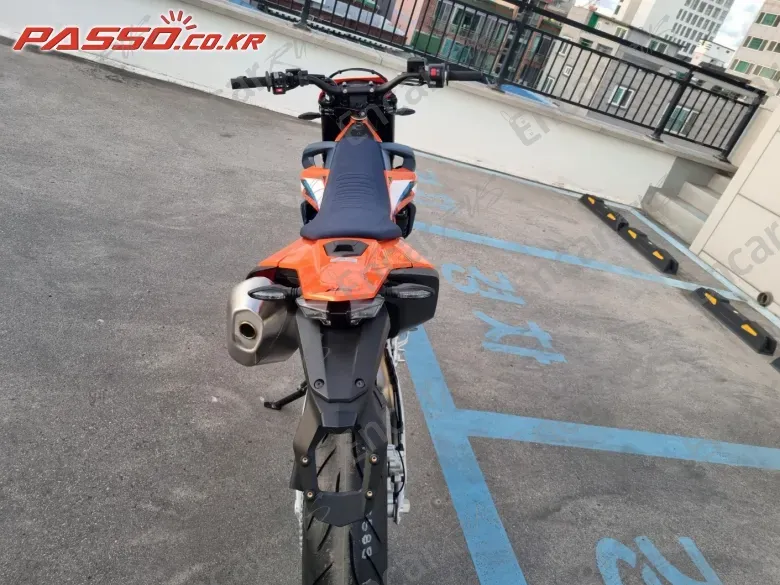 KTM 690 SMC R - фото 2